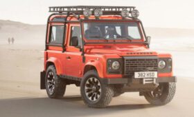 Классический Land Rover Defender: новая жизнь с двигателем V8